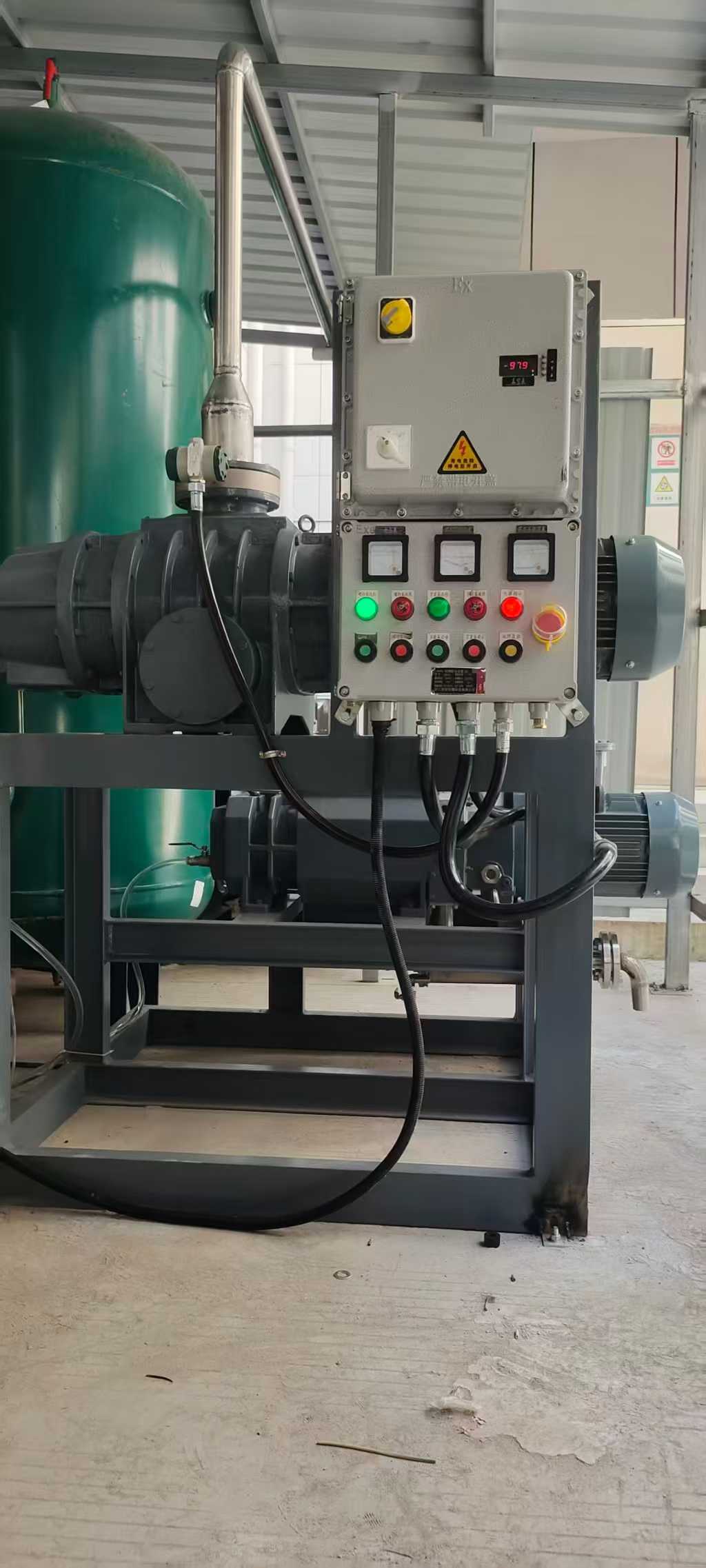 螺杆罗茨真空机组抵达客户现场